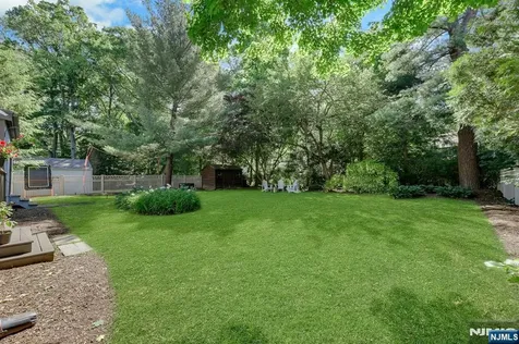 962 Pines Terrace Franklin Lakes NJ 07417