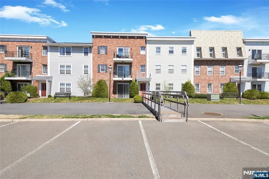 1003 Unicorn Way Clifton NJ 07011