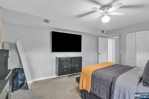 1003 Unicorn Way Clifton NJ 07011