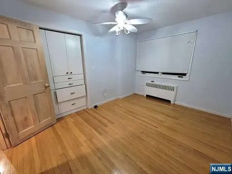 105 Oaktree Place Leonia NJ 07605
