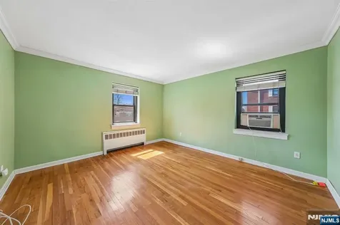 241 E Main Street Bergenfield NJ 07621