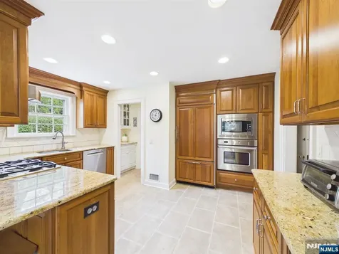 342 Beechwood Road Ridgewood NJ 07450