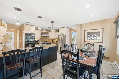 81 S 5th Street Park Ridge NJ 07656