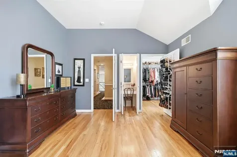 81 S 5th Street Park Ridge NJ 07656
