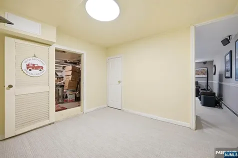 81 S 5th Street Park Ridge NJ 07656