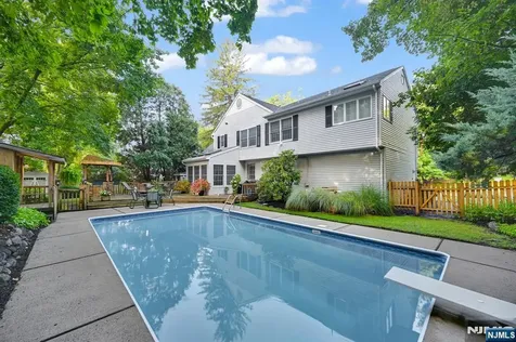 81 S 5th Street Park Ridge NJ 07656