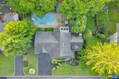 81 S 5th Street Park Ridge NJ 07656