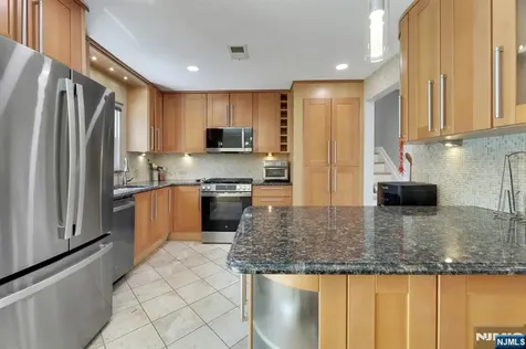 9-09 Elaine Terrace Fair Lawn NJ 07410