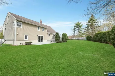 9-09 Elaine Terrace Fair Lawn NJ 07410