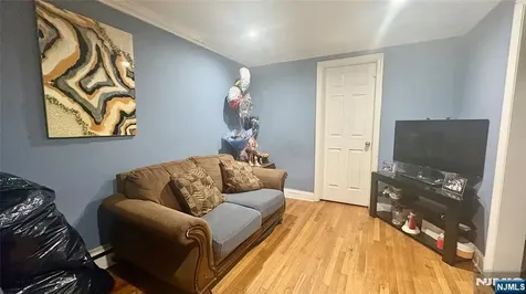 17 Cleveland Avenue Harrison NJ 07029