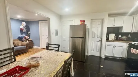 17 Cleveland Avenue Harrison NJ 07029