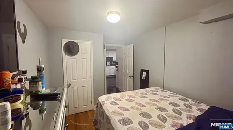 17 Cleveland Avenue Harrison NJ 07029