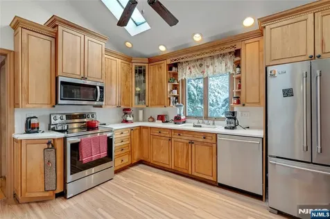 70 Skyline Drive Oakland NJ 07436