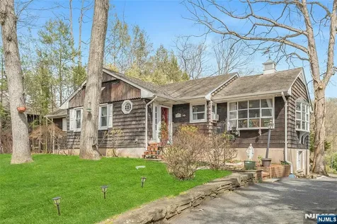 70 Skyline Drive Oakland NJ 07436