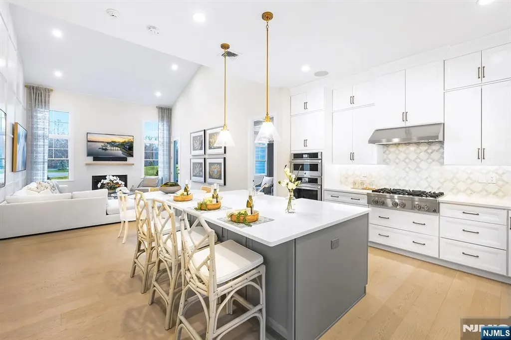 15 Muirfield River Vale NJ 07675