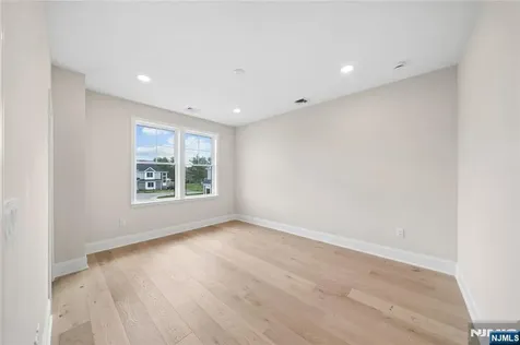 21 Muirfield Lane River Vale NJ 07675