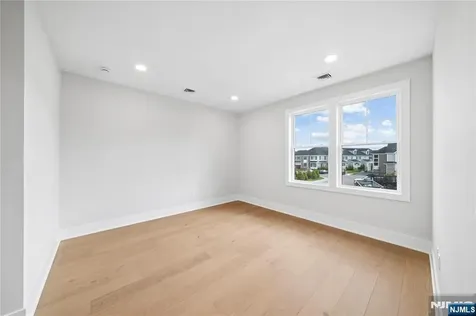 21 Muirfield Lane River Vale NJ 07675