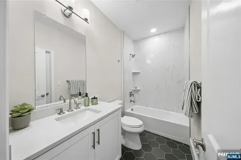 21 Muirfield Lane River Vale NJ 07675