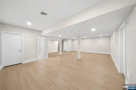 21 Muirfield Lane River Vale NJ 07675