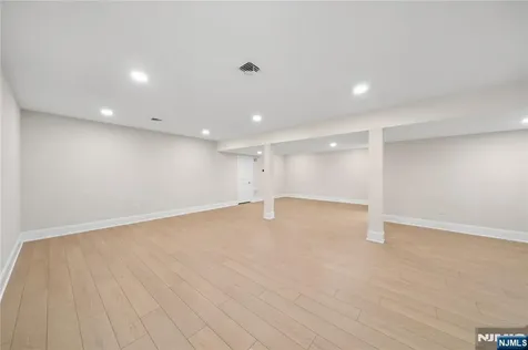 21 Muirfield Lane River Vale NJ 07675