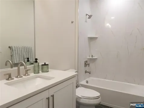 21 Muirfield Lane River Vale NJ 07675