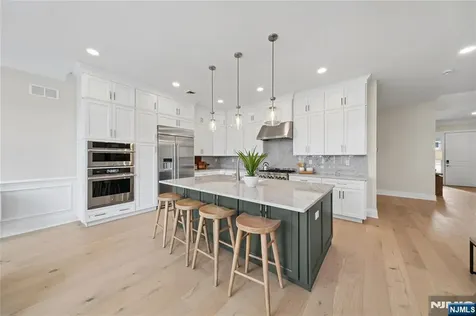 21 Muirfield Lane River Vale NJ 07675