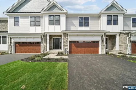 21 Muirfield Lane River Vale NJ 07675