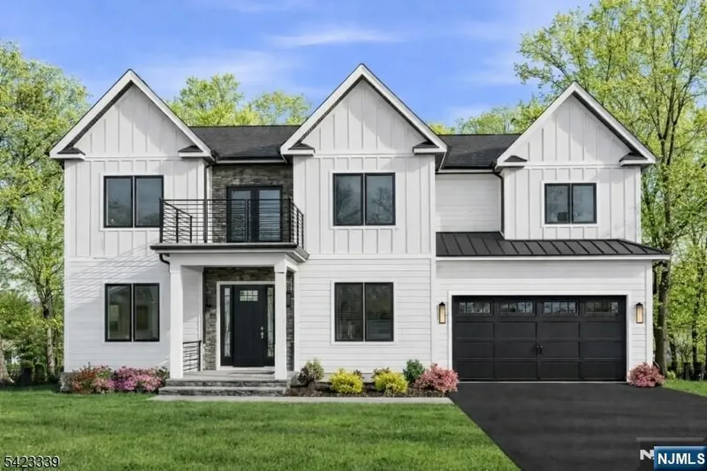 11 Elmwood Court Livingston NJ 07039