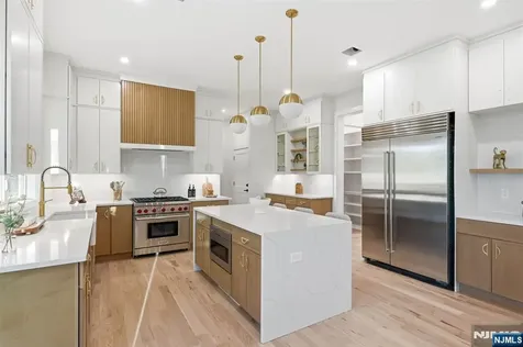 11 Elmwood Court Livingston NJ 07039
