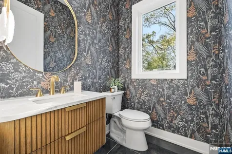 11 Elmwood Court Livingston NJ 07039