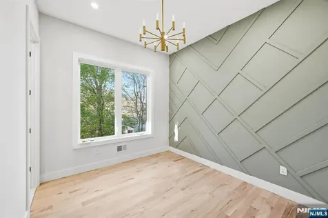 11 Elmwood Court Livingston NJ 07039