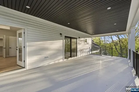 11 Elmwood Court Livingston NJ 07039