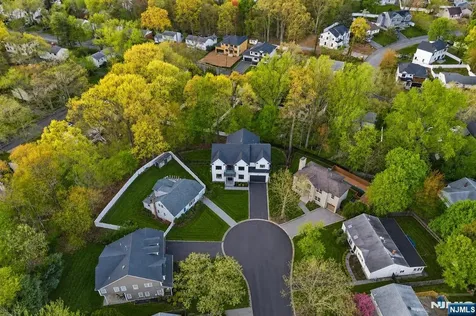 11 Elmwood Court Livingston NJ 07039