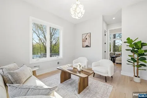 11 Elmwood Court Livingston NJ 07039