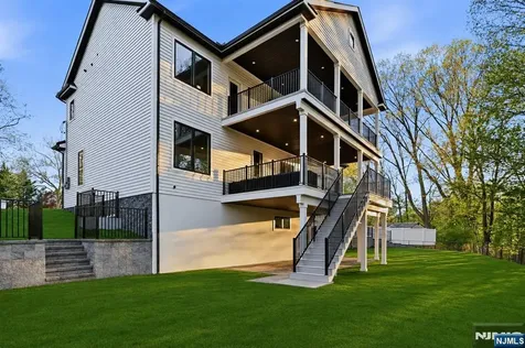 11 Elmwood Court Livingston NJ 07039
