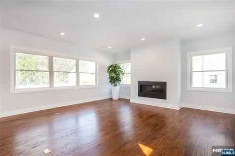8 Broad Street Demarest NJ 07627