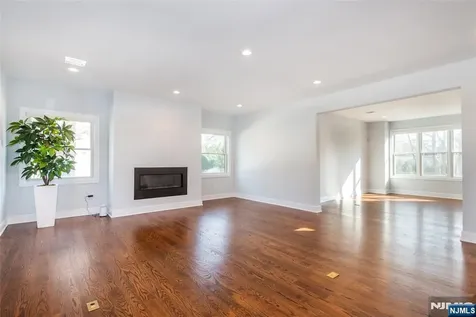 8 Broad Street Demarest NJ 07627