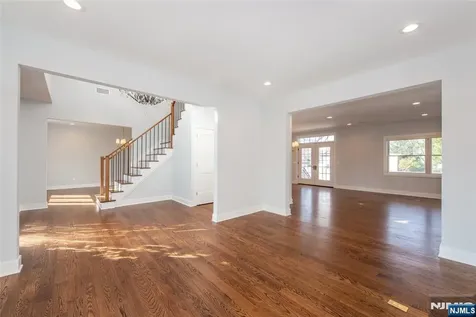 8 Broad Street Demarest NJ 07627