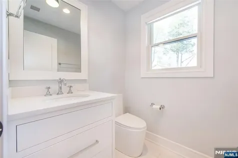 8 Broad Street Demarest NJ 07627