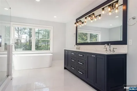 8 Broad Street Demarest NJ 07627
