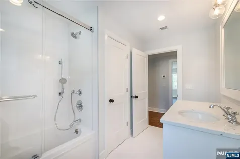 8 Broad Street Demarest NJ 07627