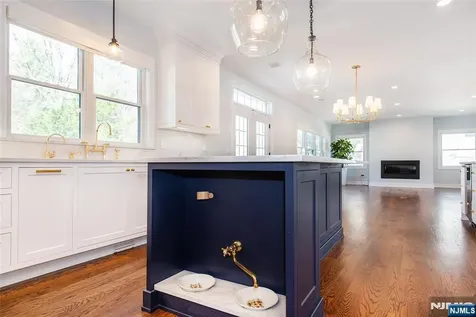 8 Broad Street Demarest NJ 07627