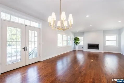 8 Broad Street Demarest NJ 07627