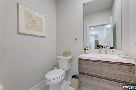 63 Sunset Lane Tenafly NJ 07670