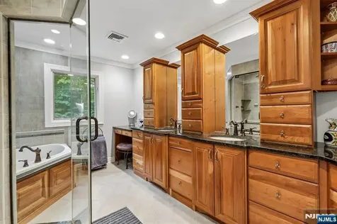 128 Rutherford Road Mahwah NJ 07430