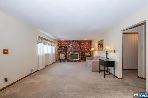 293 Maitland Avenue Paterson NJ 07502