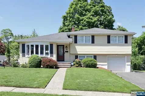 30 Brookfield Road Dumont NJ 07628