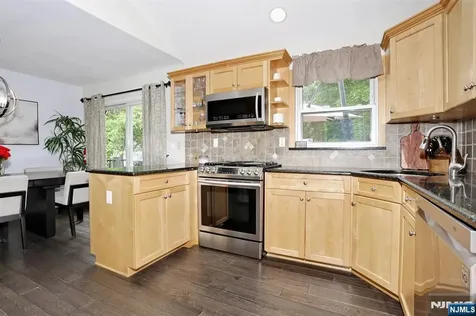 30 Brookfield Road Dumont NJ 07628