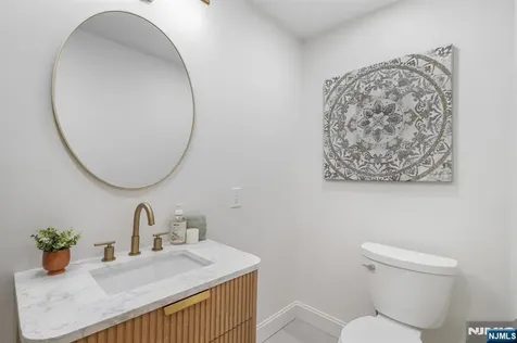 183 Wyckoff Avenue Wyckoff NJ 07481