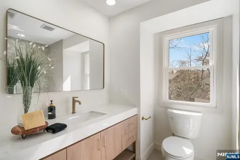 183 Wyckoff Avenue Wyckoff NJ 07481